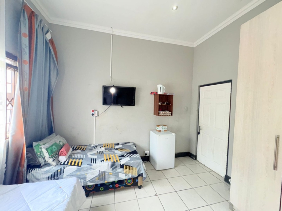 9 Bedroom Property for Sale in Quigney Eastern Cape